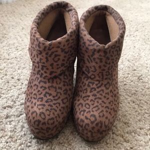 FOREVER 21 booties with wedge - Size 7.5